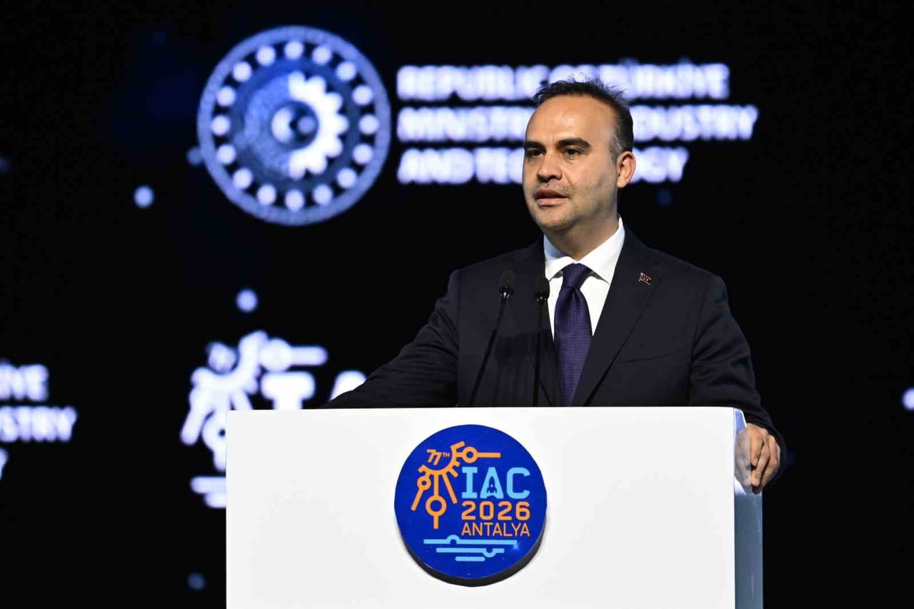 SANAYİ VE TEKNOLOJİ BAKANI MEHMET FATİH KACIR, ULUSLARARASI UZAY KONGRESİ KAPSAMINDA BİR DİZİ...