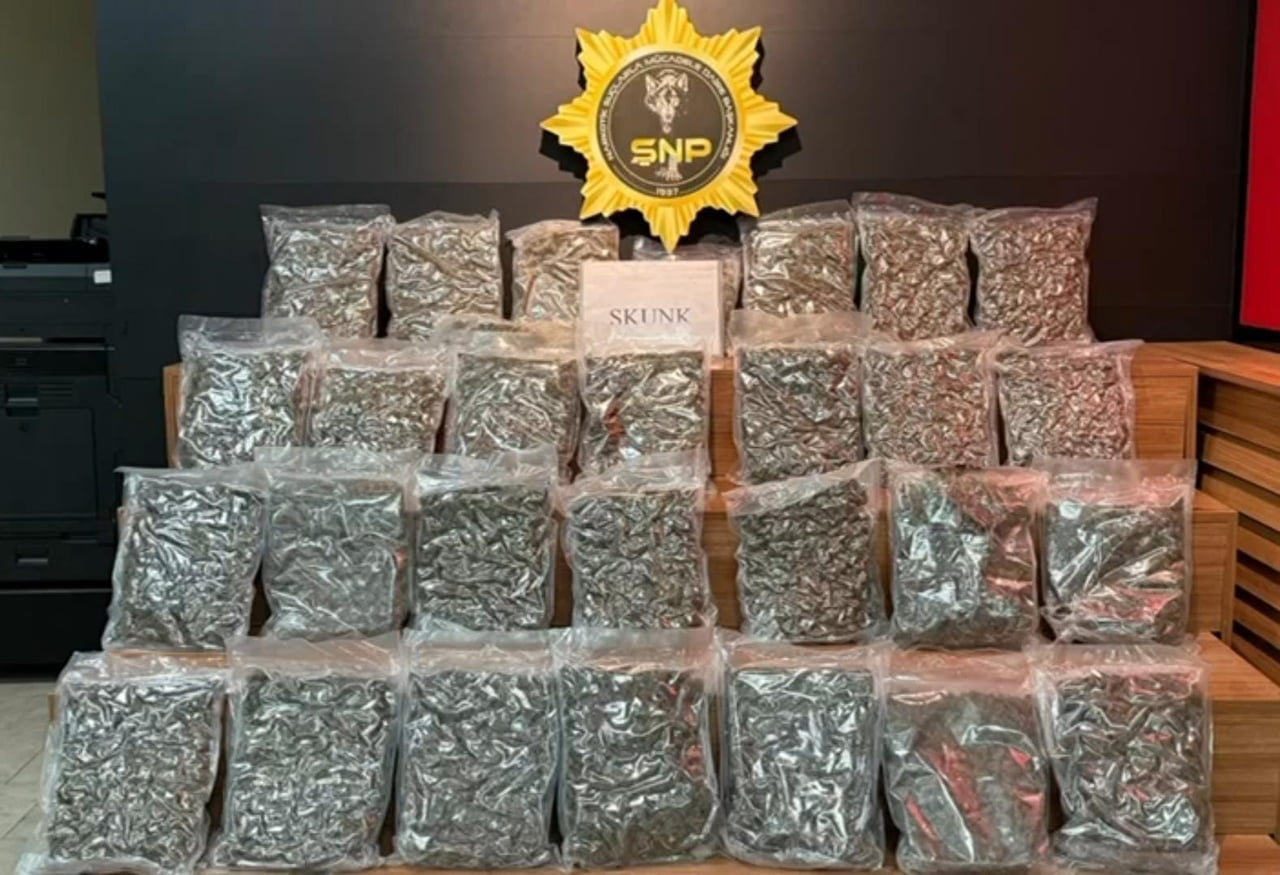 ŞANLIURFA'DA YOLCU OTOBÜSÜNDE 16 KİLO 400 GRAM SKUNK ELE GEÇİRİLDİ