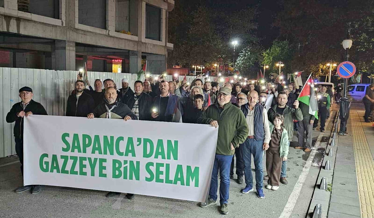 SAPANCA İLÇESİNDE "GAZZE İÇİN YÜRÜYORUZ" ETKİNLİĞİ DÜZENLENDİ.