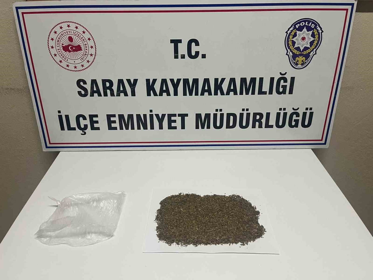 SARAY İLÇE EMNİYET MÜDÜRLÜĞÜ ASAYİŞ BÜRO EKİPLERİ TARAFINDAN ELE GEÇİRİLEN UYUŞTURUCU...