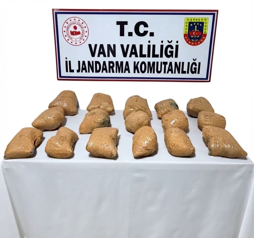 SARAY İLÇESİNDE JANDARMA EKİPLERİNCE YÜRÜTÜLEN ÇALIŞMALAR SONUCUNDA 22 KİLO 100 GRAM TOZ ESRAR ELE...