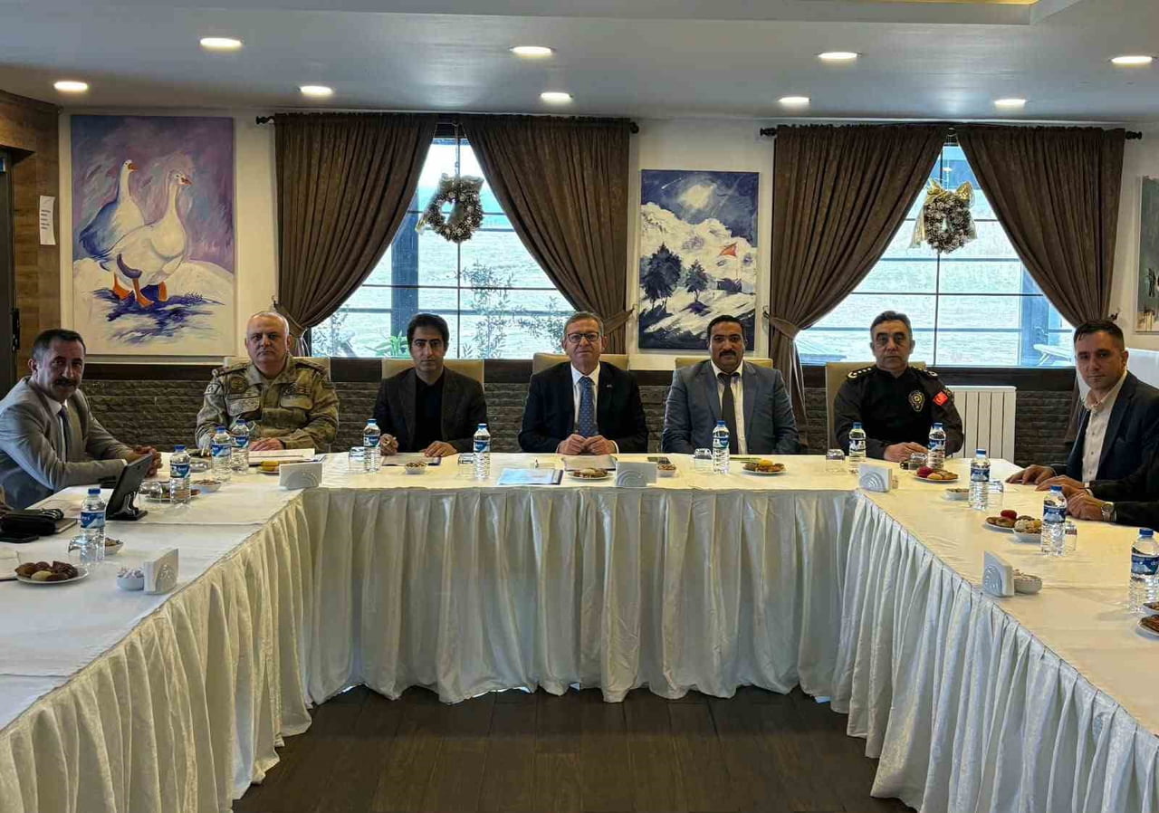 SARIKAMIŞ KAYAK MERKEZİ’NDE YENİ SEZON HAZIRLIKLARI MASAYA YATIRILDI(KARS-İHA)