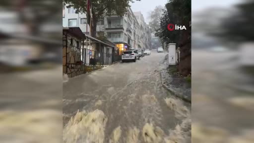Sarıyer'de şelaleyi andıran görüntüler kamerada