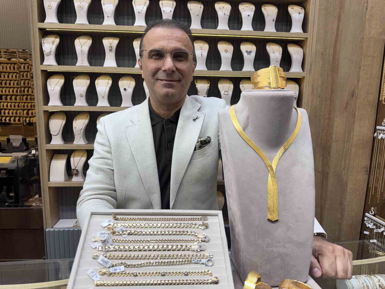 SARRAF MURAT POLAT, 2026 YAZINDA DÜĞÜN SEZONUNDA ÇİFTLERİN SET OLARAK TRABZON MODELİNİ YENİDEN...