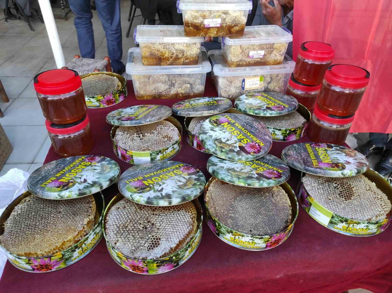 SASON İLÇESİNDE BU YIL DÖRDÜNCÜSÜ DÜZENLENEN BAL, CEVİZ, ÇİLEK VE FESTİVALİ KAPSAMINDA GELENEKSEL...
