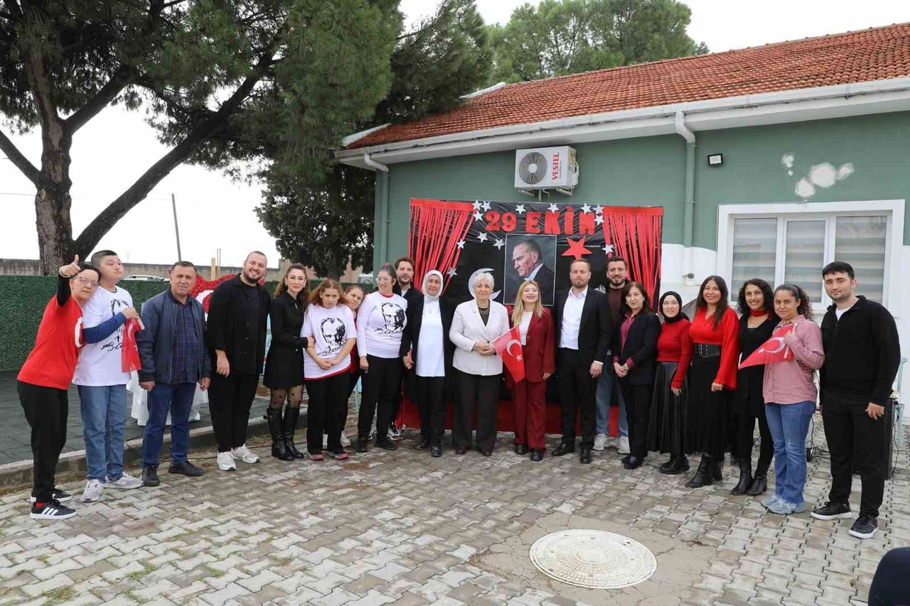 ŞEHZADELER BELEDİYESİ TİLKİSÜLEYMANİYE ENGELLİ BAKIM MERKEZİ ÖĞRENCİLERİ, ŞİİRLER, HALK OYUNLARI...