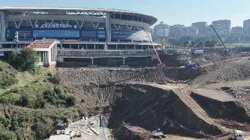 Sel sonrası Galatasaray’ın stadında çalışmalar sürüyor