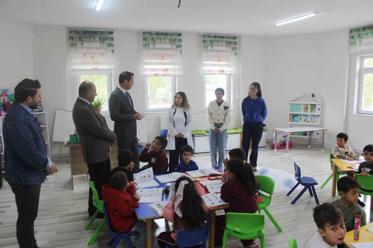 SELİM KAYMAKAMI SEMİZ’DEN ŞEHİT UMUT GÖK ANAOKULUNA ZİYARET(KARS-İHA)