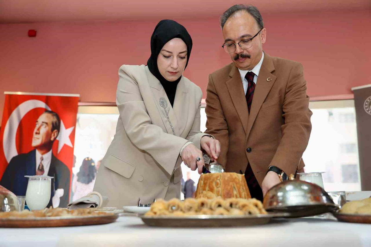SİİRT’İN YÖRESEL MUTFAK KÜLTÜRÜNÜN YAŞATILMASI VE GELECEK NESİLLERE AKTARILMASI AMACIYLA İL MİLLİ...