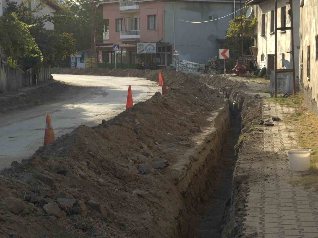 SİMAV’DA DOĞALGAZ ÇALIŞMALARI YEŞİLOVA MAHALLESİ’NE ULAŞTI