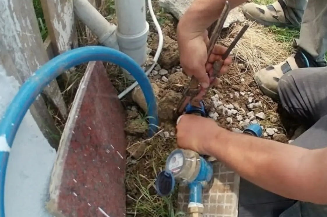 SİNOP'TA BELEDİYE EKİPLERİNİN 89 YERDE GERÇEKLEŞTİRDİĞİ DENETİMLERDE 24 KAÇAK SU KULLANIMI TESPİT...