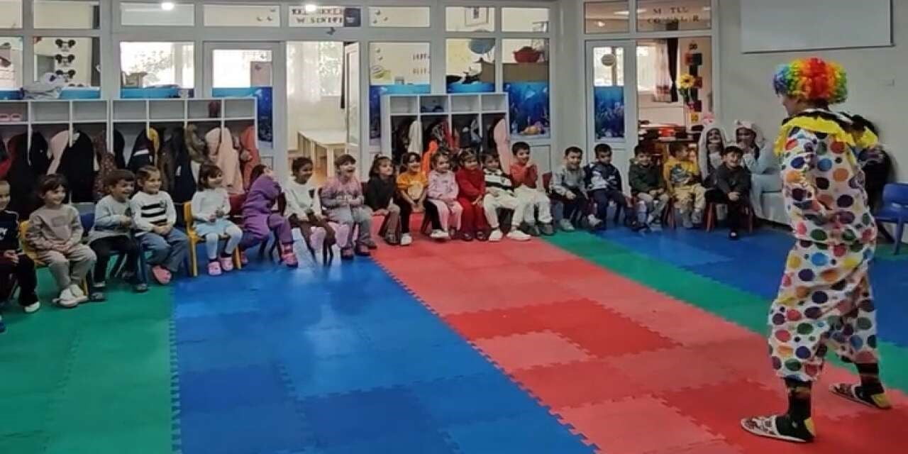 ŞIRNAK'TA 75. YIL ANAOKULUNDA STAJYER ÖĞRETMENLER TARAFINDAN DÜZENLENEN DRAMA ETKİNLİĞİYLE MİNİK...