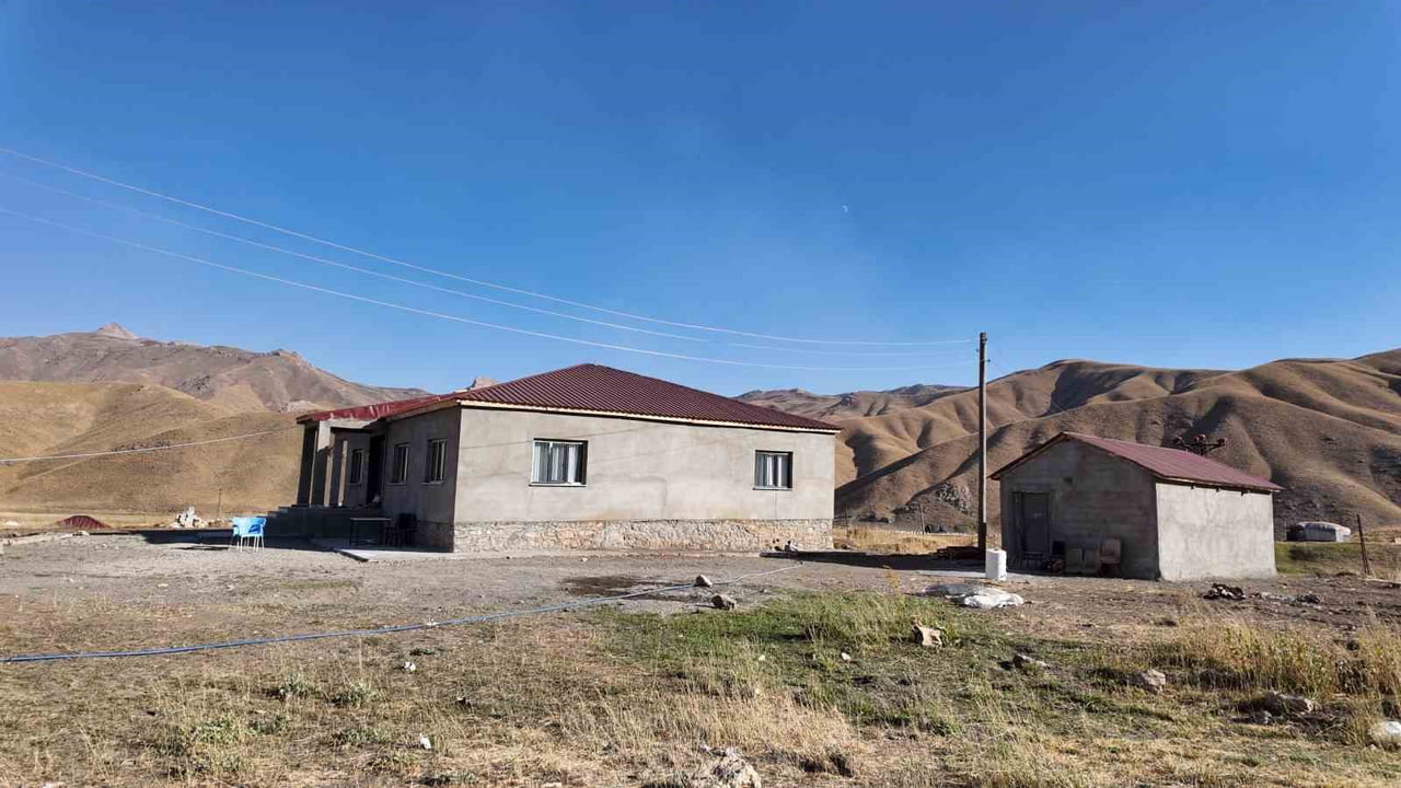 ŞIRNAK'TA TERÖRSÜZ TÜRKİYE ATILIMI MEYVE VERDİ. 30 YIL SONRA KÖYLERİNDE EV YAPTILAR DEVLET YENİ...