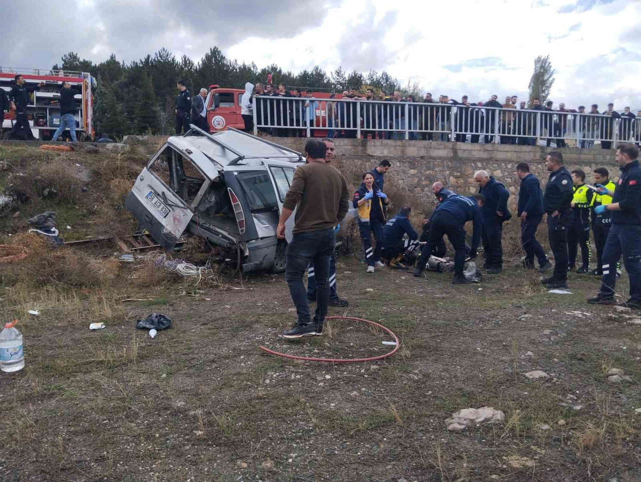 SİVAS'IN SUŞEHRİ İLÇESİNDE KONTROLDEN ÇIKARAK ŞARAMPOLE UÇAN HAFİF TİCARİ ARAÇTA BULUNAN 1 KİŞİ...