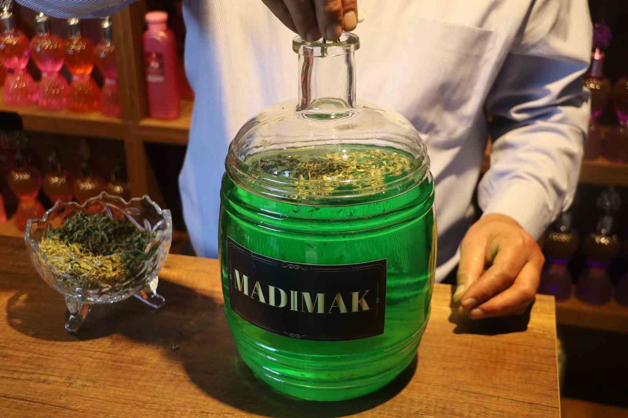 SİVAS'TA DAHA ÖNCE BİR İŞLETME TARAFINDAN DONDURMASI YAPILAN VE BÜYÜK BEĞENİ ALAN MADIMAK BİTKİSİ...