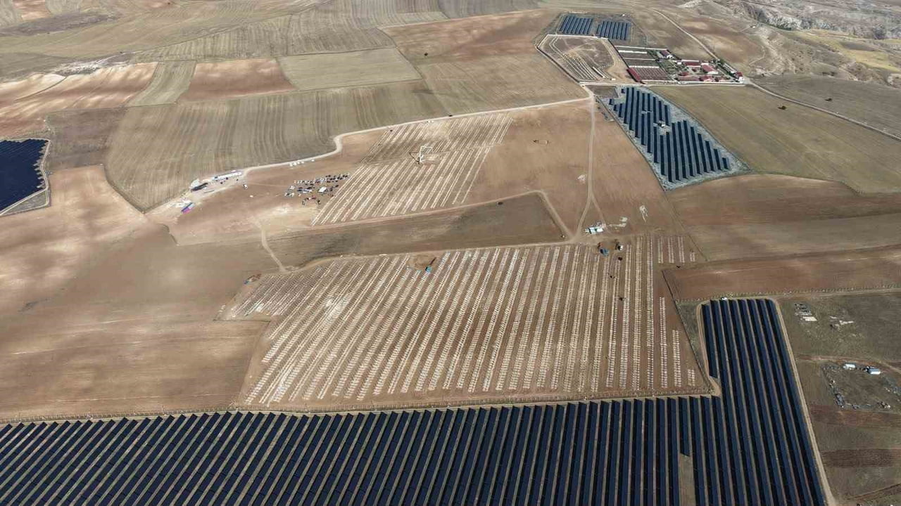 SİVAS BELEDİYESİ TARAFINDAN MERAKÜM MEVKİİ’NDE 230 DÖNÜM ARAZİ ÜZERİNE KURULACAK 15 MW GÜCÜNDEKİ...