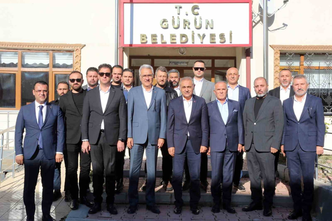 SİVAS TİCARET VE SANAYİ ODASI (STSO) YÖNETİMİ VE KOMİTE ÜYELERİ GÜRÜN İLÇESİNDE ESNAFLAR İLE BİR...