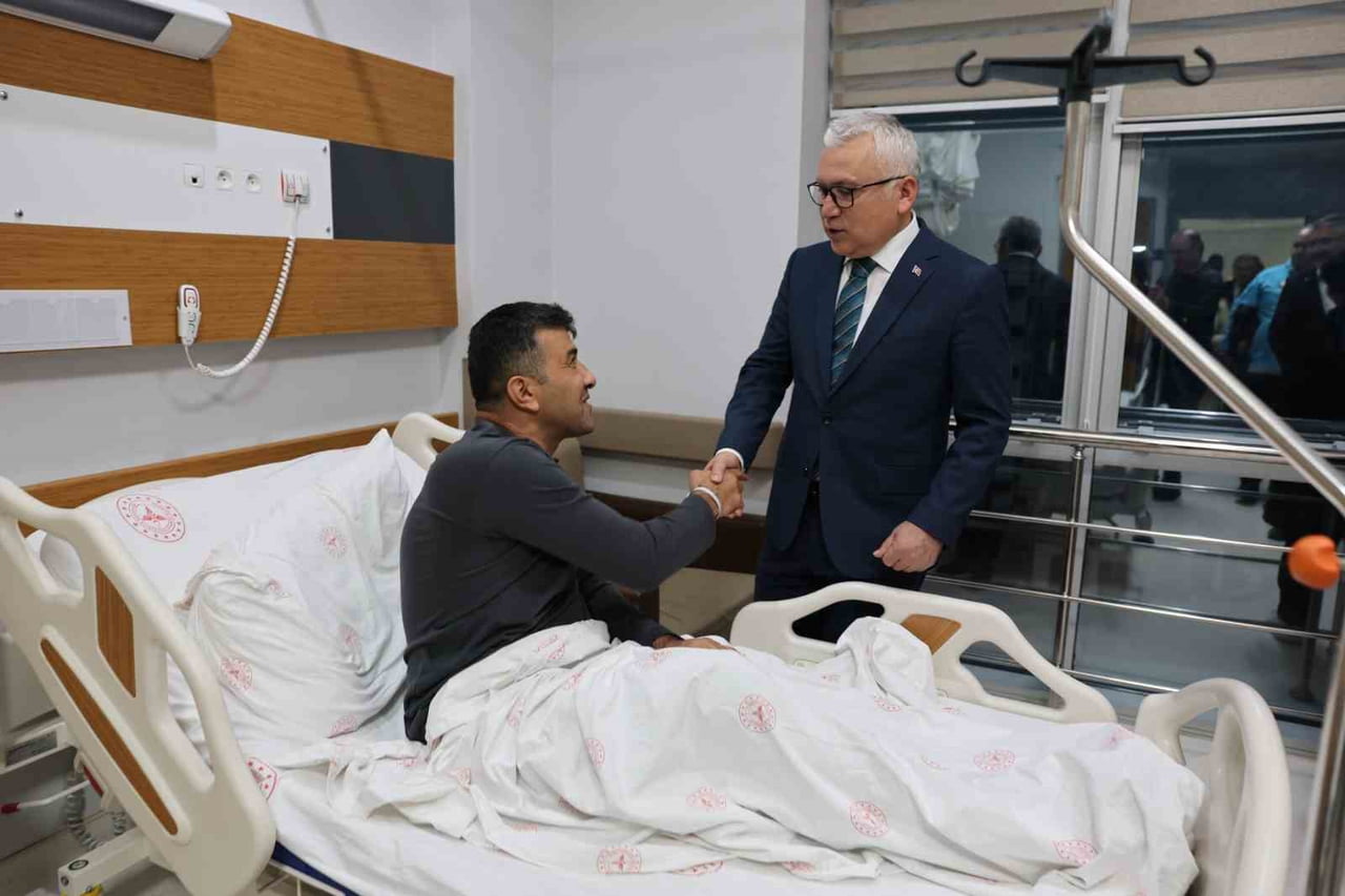 SİVAS VALİSİ YILMAZ ŞİMŞEK, TURHAL ŞEKER FABRİKASI’NDA MEYDANA GELEN KARBONMONOKSİT ZEHİRLENMESİ...
