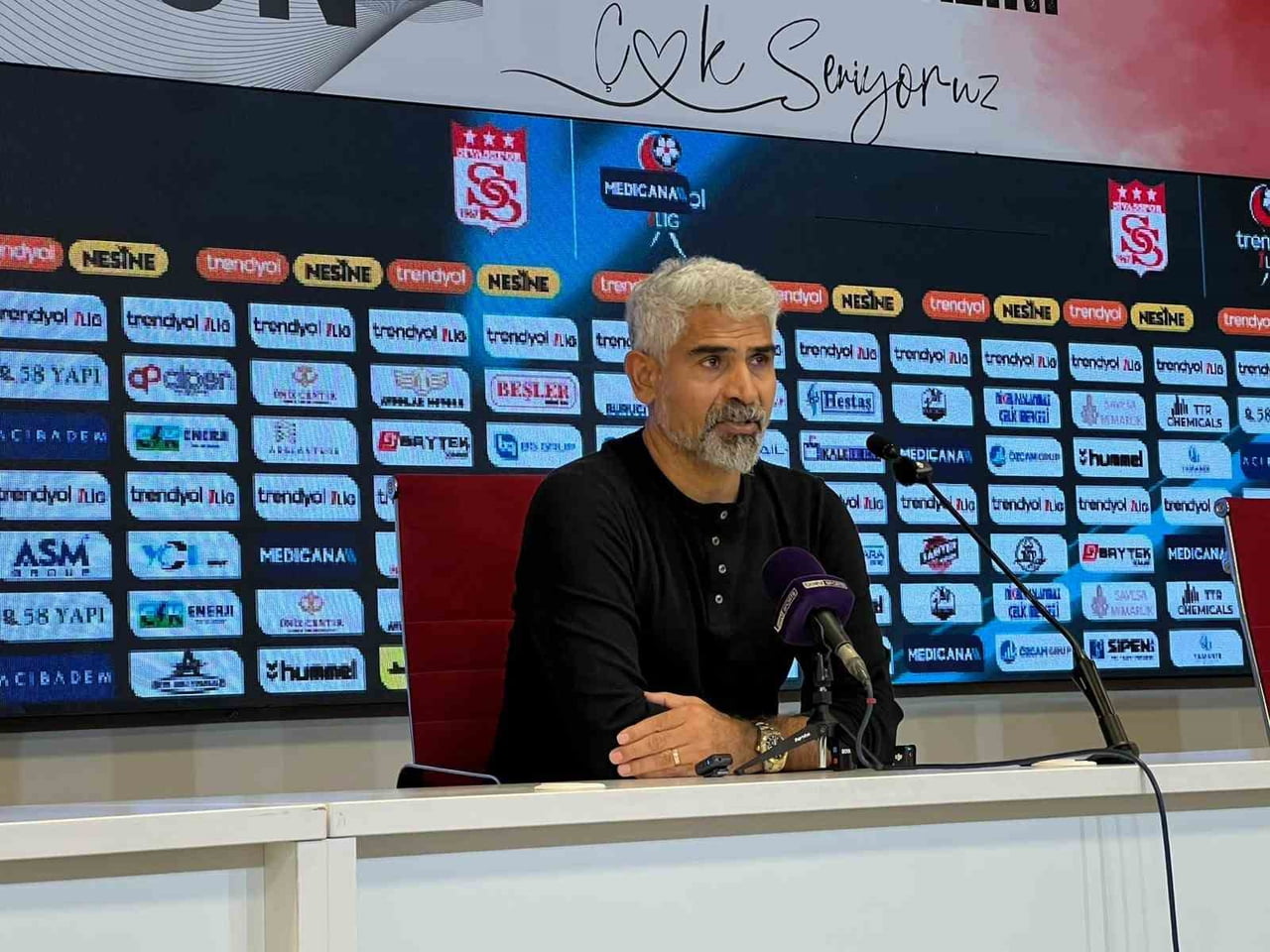 SİVASSPOR TEKNİK DİREKTÖR İSMET TAŞDEMİR, SARIYER İLE ZOR BİR MAÇ OYNADIKLARINI BELİRTEREK, "BU...