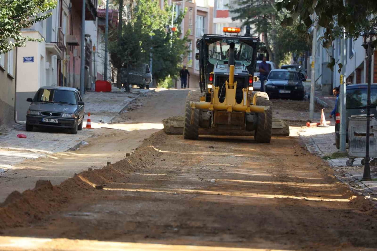 SÖĞÜT’TE ÜSTYAPI ÇALIŞMALARI ETAP ETAP İLERLİYOR
