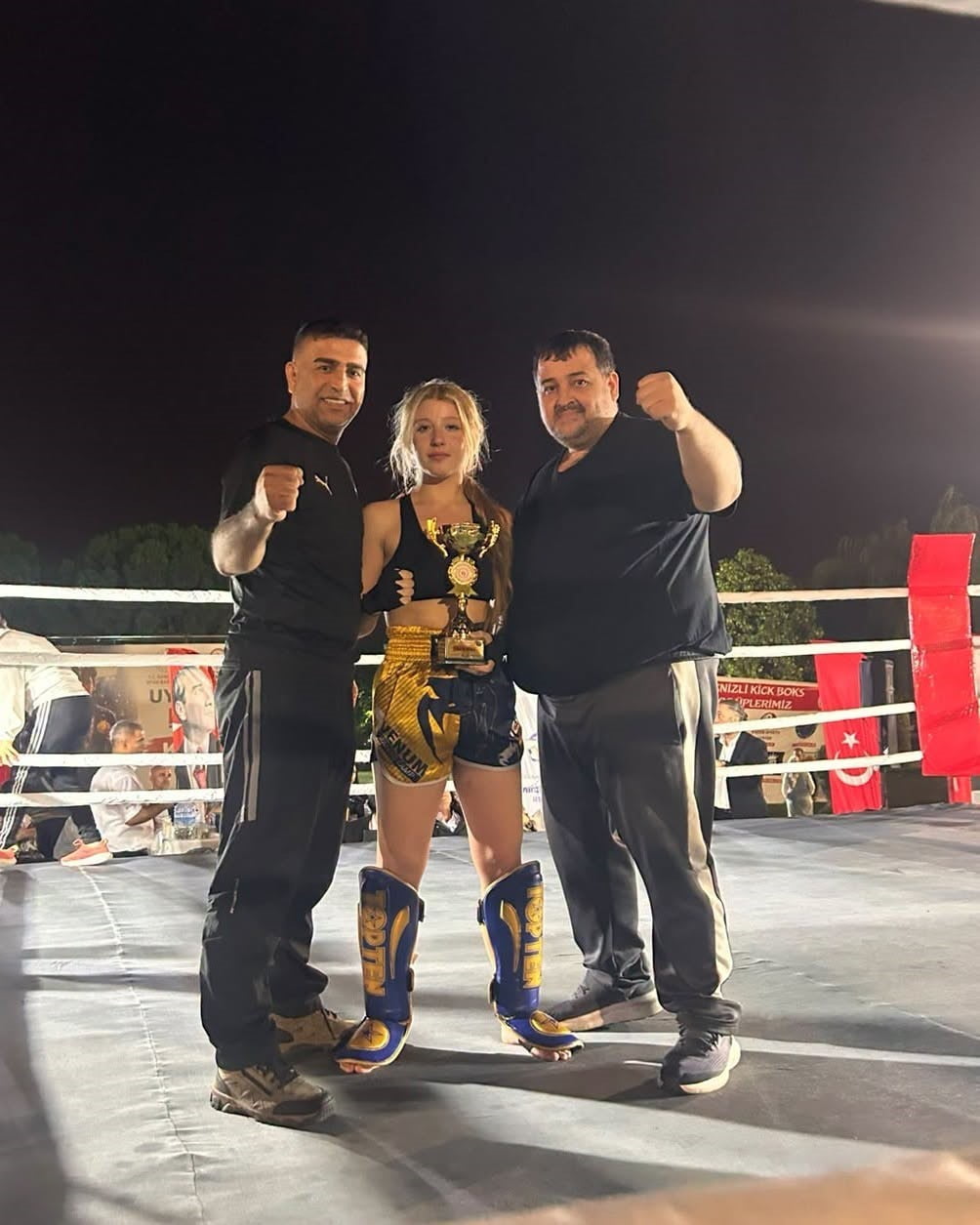 SÖKE BELEDİYESİ KURS MERKEZİ SPORCUSU DEFNE GÜL, DENİZLİ’DE DÜZENLENEN KİCK BOKS GALA GECESİNDE 56...