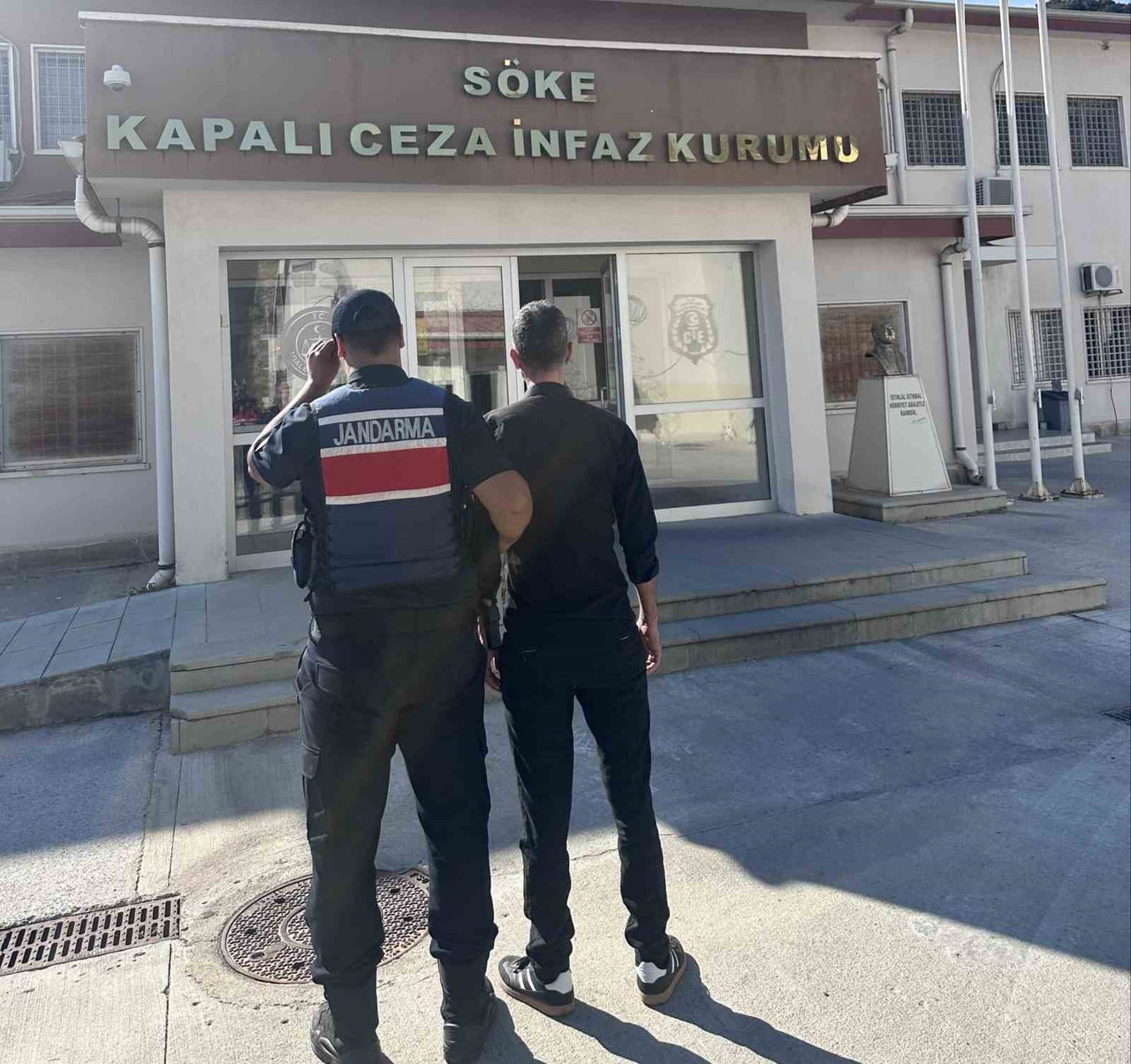 SÖKE’DE HAPİS CEZASI İLE ARANAN ŞAHIS YAKALANDI
