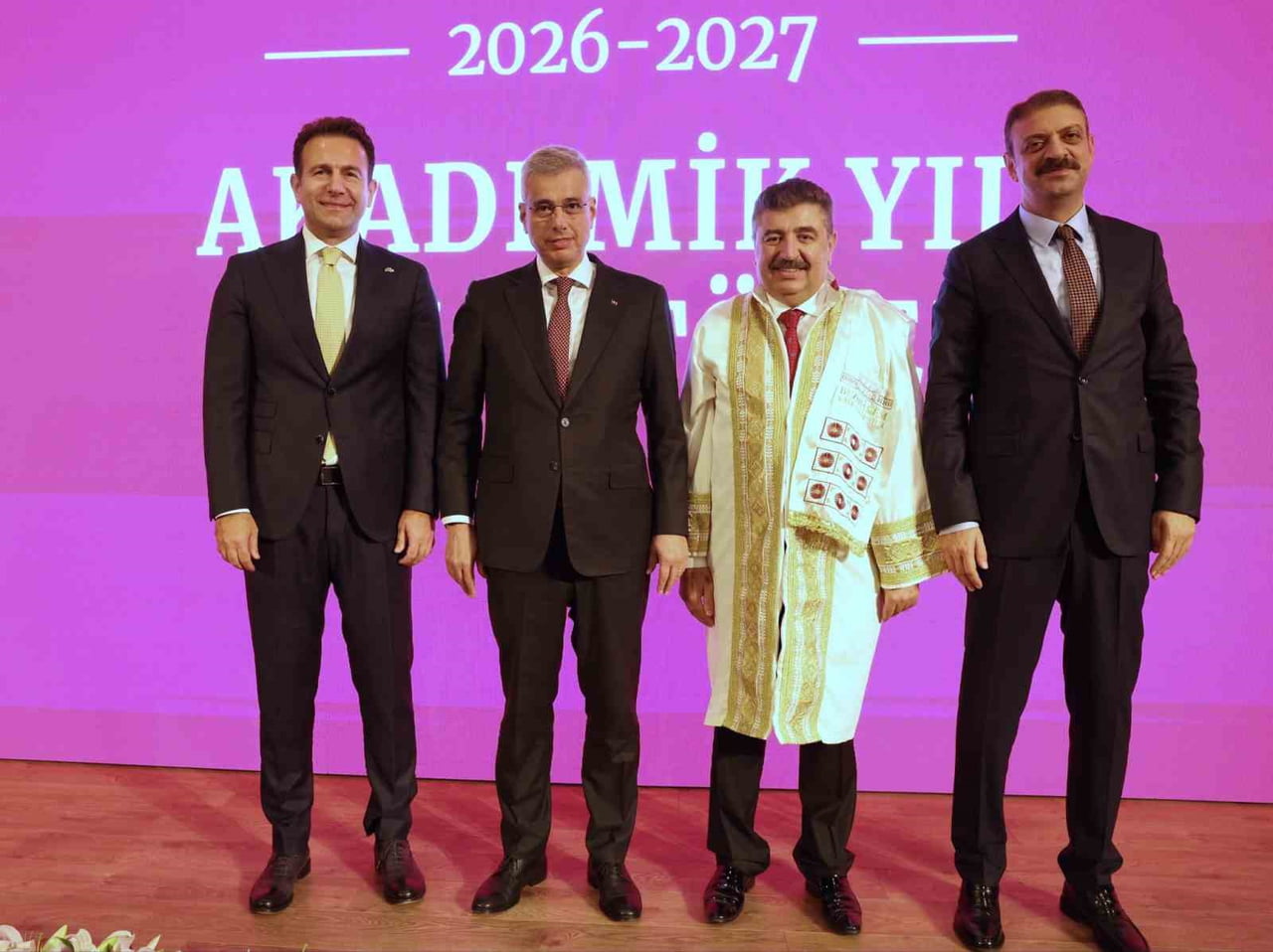 (SOL BAŞTAN) MÜTEVELLİ HEYETİ BAŞKANI HÜSEYİN ERSAN TOPBAŞ, SAĞLIK BAKANI KEMAL MEMİŞOĞLU...
