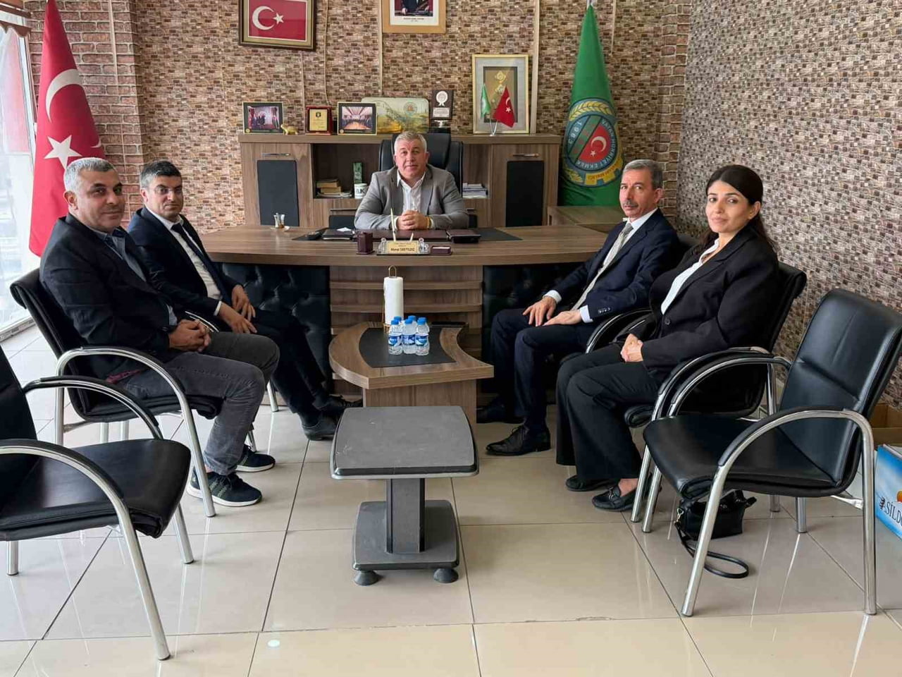 SOSYAL GÜVENLİK KURUMU (SGK) ŞIRNAK İL MÜDÜRÜ MAHMUT GÜN VE BERABERİNDEKİ HEYET, CİZRE ZİRAAT...