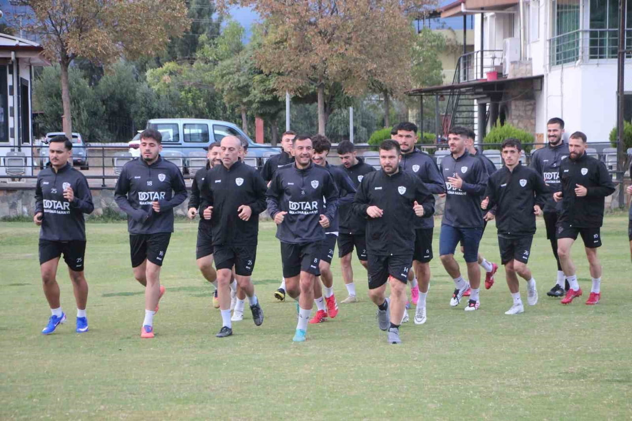 SÜPER AMATÖR LİG'İN AÇILIŞ HAFTASINDA PAZAR GÜNÜ GERMENCİKSPOR'A KONUK OLACAK NAZİLLİ ŞEHİR SPOR...