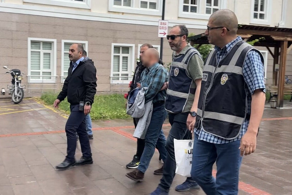 ŞÜPHELİ A.K.'NİN ADLİYEDEN ÇIKIŞI (ARŞİV)