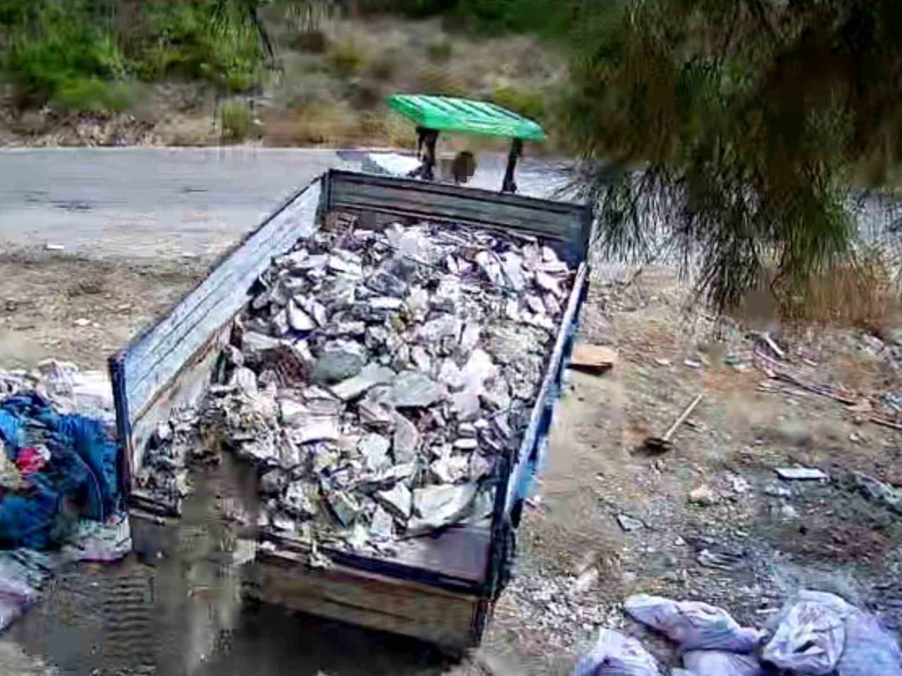 TARSUS BELEDİYESİ, ÇEVRE KİRLİLİĞİNE NEDEN OLAN KAÇAK DÖKÜMLERİN ÖNÜNE GEÇMEK AMACIYLA...