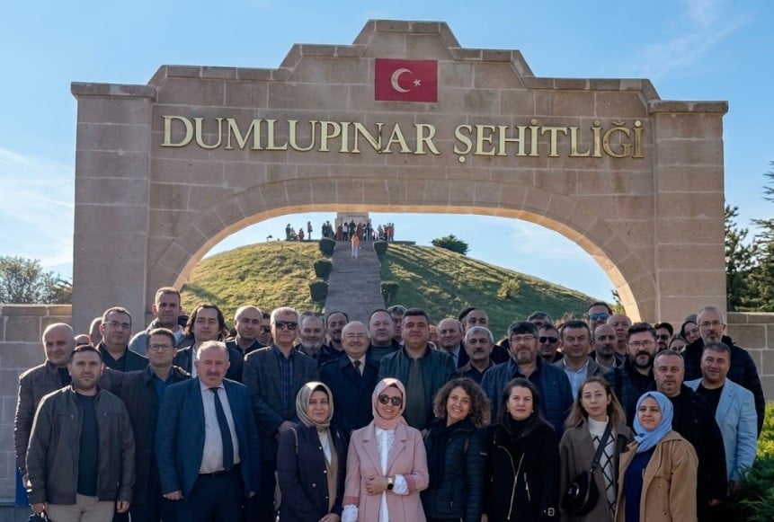 TAVŞANLI’DA OKUL MÜDÜRLERİNE KÜTAHYA VE DUMLUPINAR EĞİTİM GEZİSİ