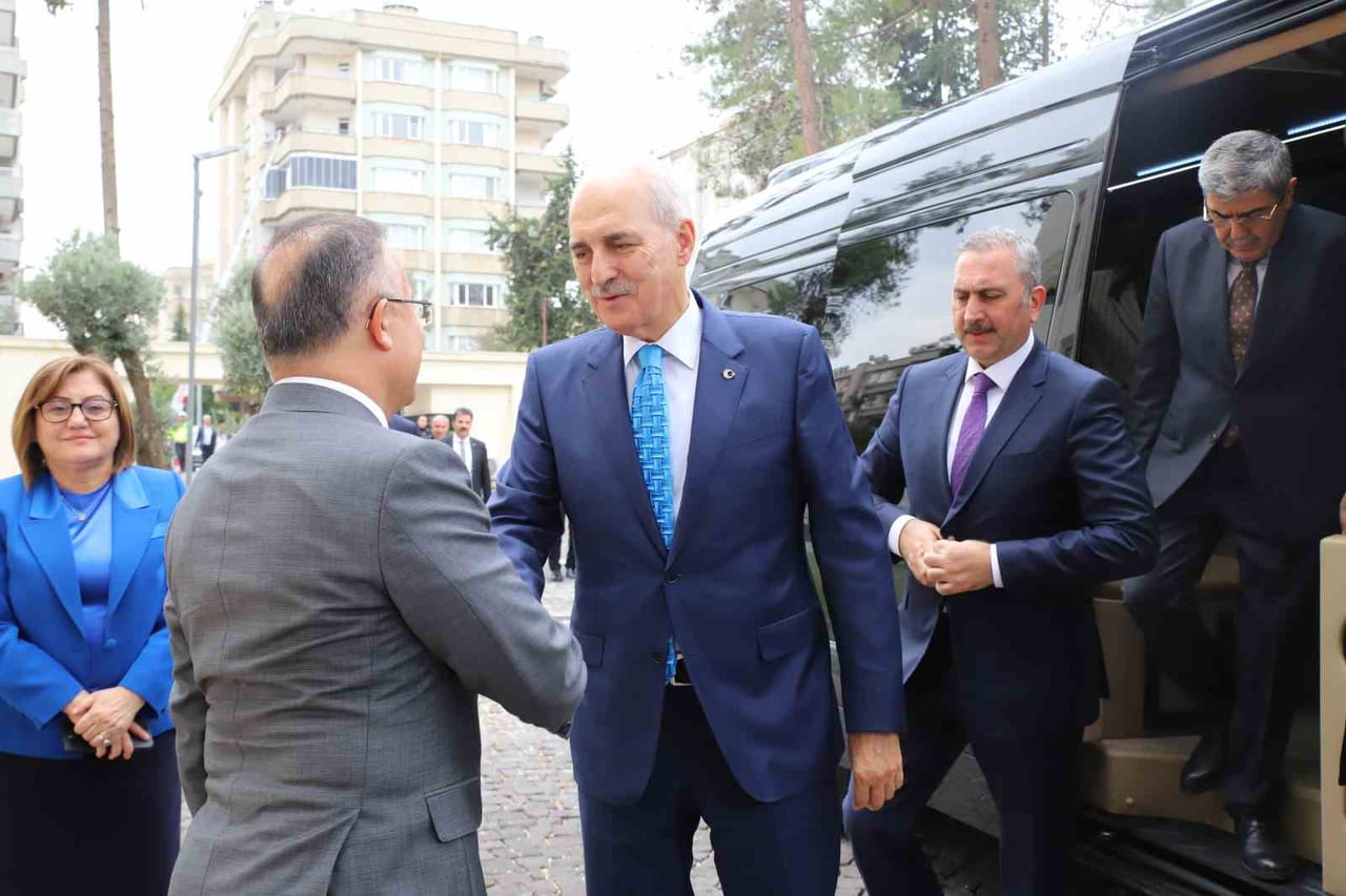 TBMM BAŞKANI NUMAN KURTULMUŞ GAZİANTEP VALİLİĞİNİ ZİYARET ETTİ.