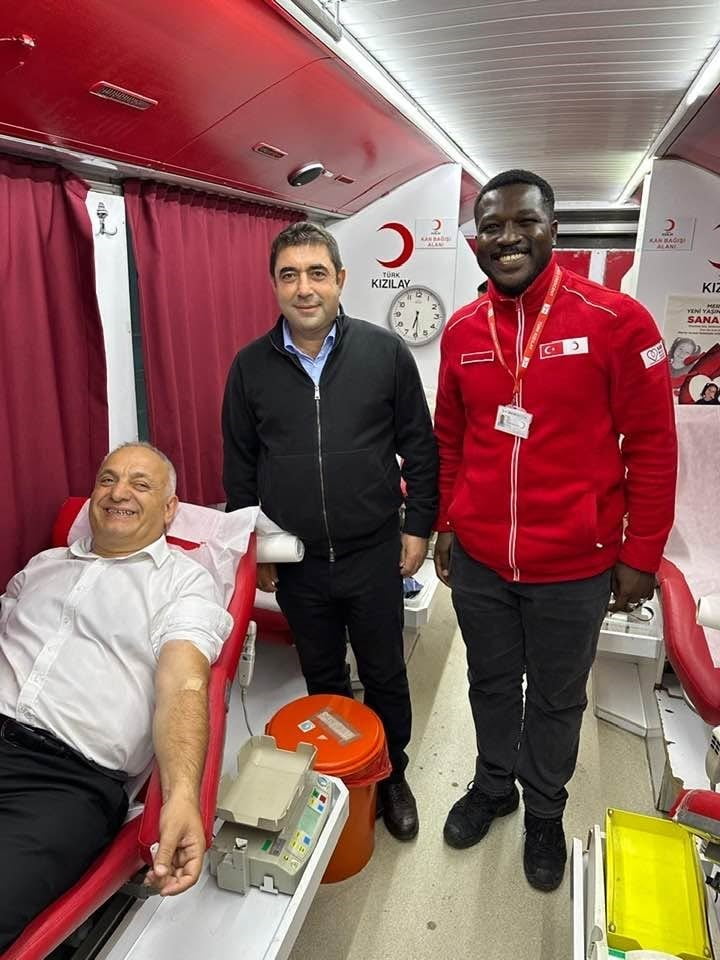 TBMM’NİN İLK GÖRME ENGELLİ MİLLETVEKİLİ VE TÜRKİYE BEYAZAY DERNEĞİ GENEL BAŞKANI LOKMAN AYVA...