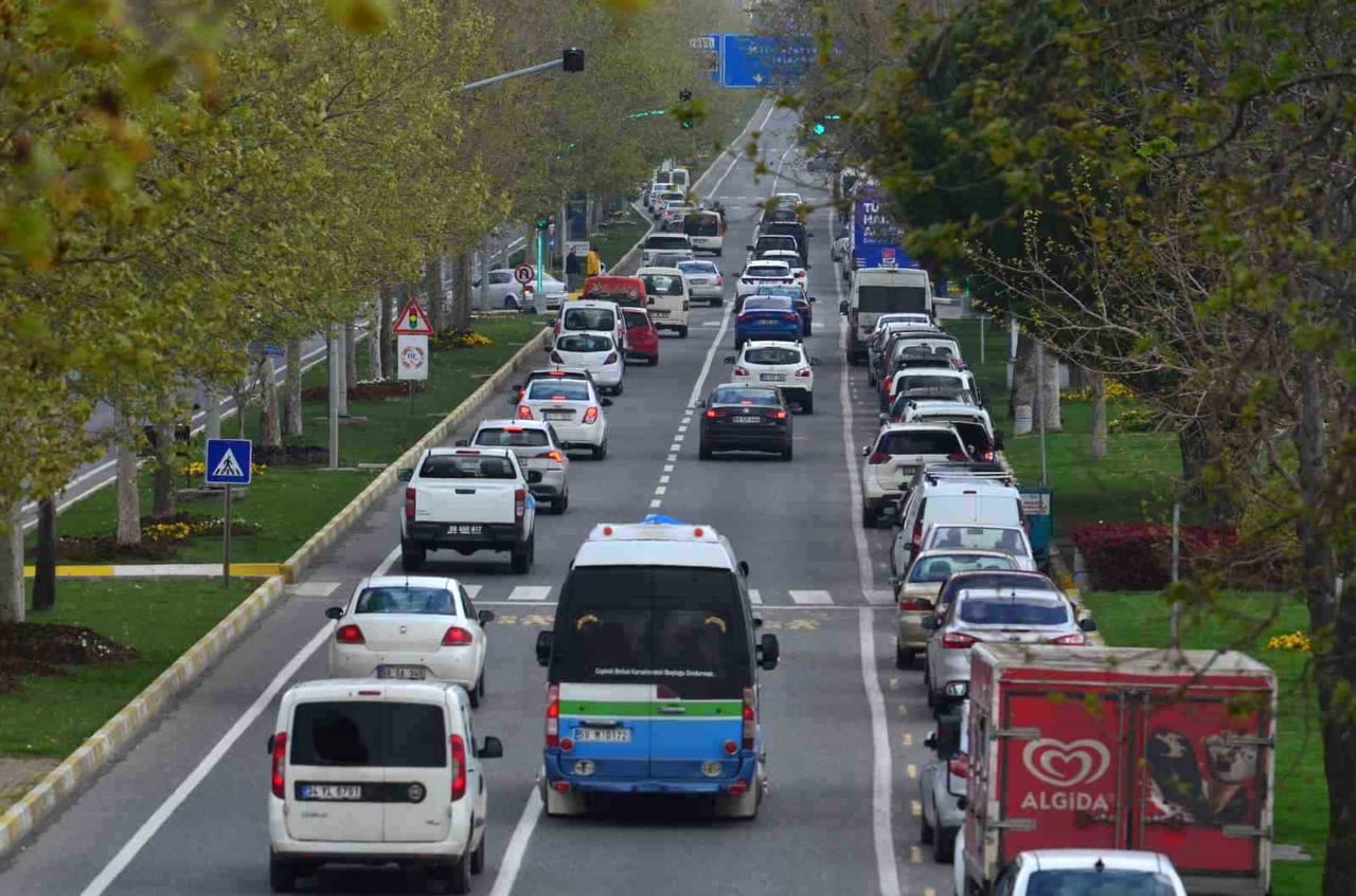 TEKİRDAĞ'DA TRAFİĞE KAYITLI TAŞIT SAYISI 402 BİN 798'E ULAŞTI
