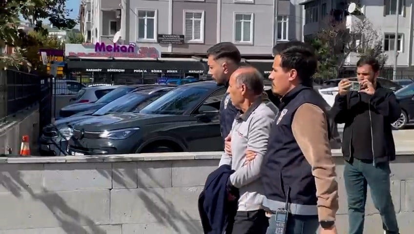 TEKİRDAĞ'IN KAPAKLI İLÇESİNDE KUYUMCUDA ELİNDEKİ OYUNCAK TABANCAYLA SOYGUN GİRİŞİMİNDE BULUNAN...