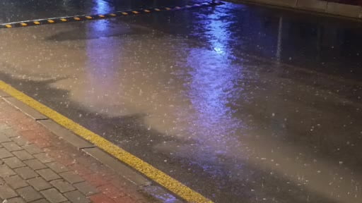 Tekirdağ’da sağanak yağış etkili oldu, cadde sular altında kaldı