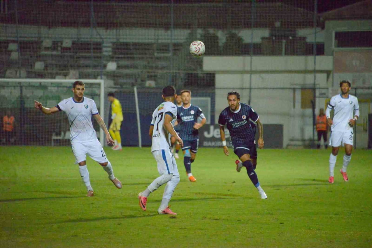 TFF 2. LİG KIRMIZI GRUP 5. HAFTA MAÇINDA FETHİYESPOR, KONUK ETTİĞİ KARACABEY BELEDİYESPOR’A 1-0...
