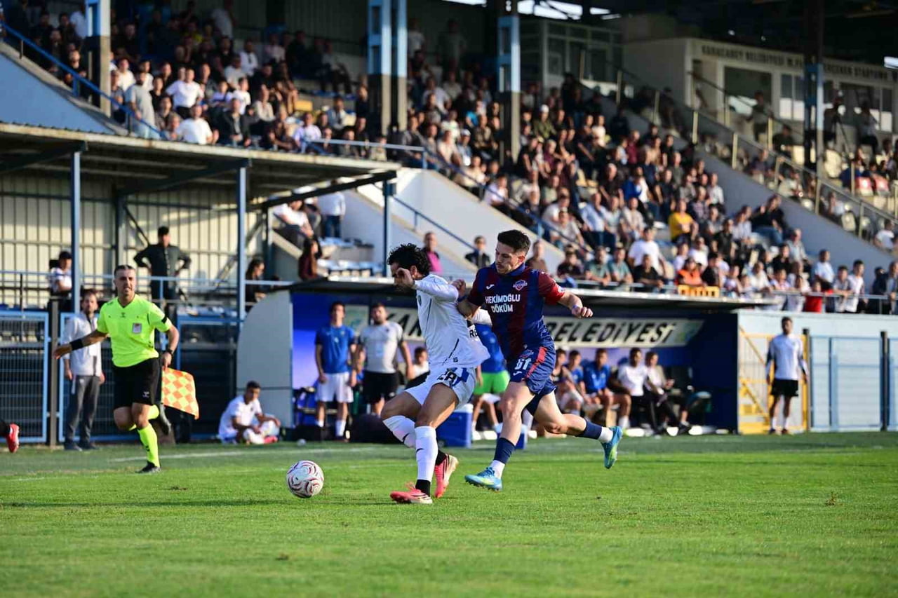 TFF 2. LİG KIRMIZI GRUP 6. HAFTASINDA KARACABEY BELEDİYESPOR, KONUK ETTİĞİ 1461 TRABZON FK İLE 2-2...
