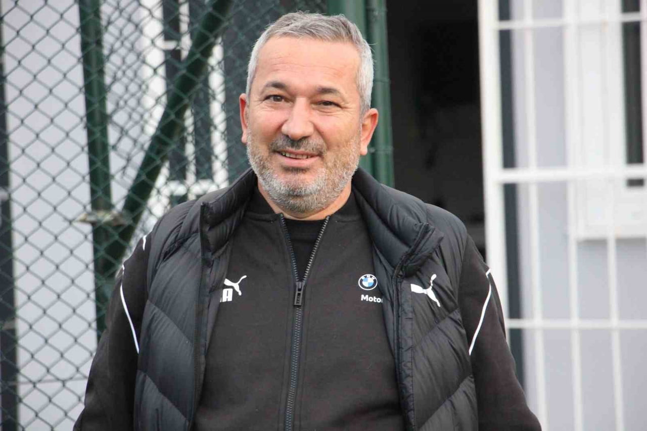TFF NESİNE 3. LİG 2. GRUPTA 5. HAFTA İTİBARİYLE 2 PUANLA GRUBUN DİBİNE DEMİR ATAN DENİZLİ İDMAN...