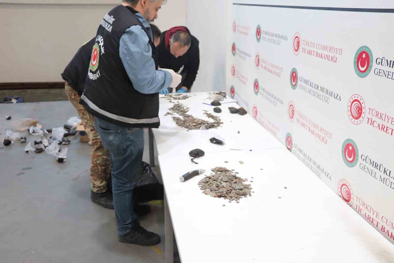 TİCARET BAKANLIĞI GÜMRÜKLER MUHAFAZA EKİPLERİNCE, EDİRNE-İPSALA VE KAPIKULE GÜMRÜK KAPILARINDA...