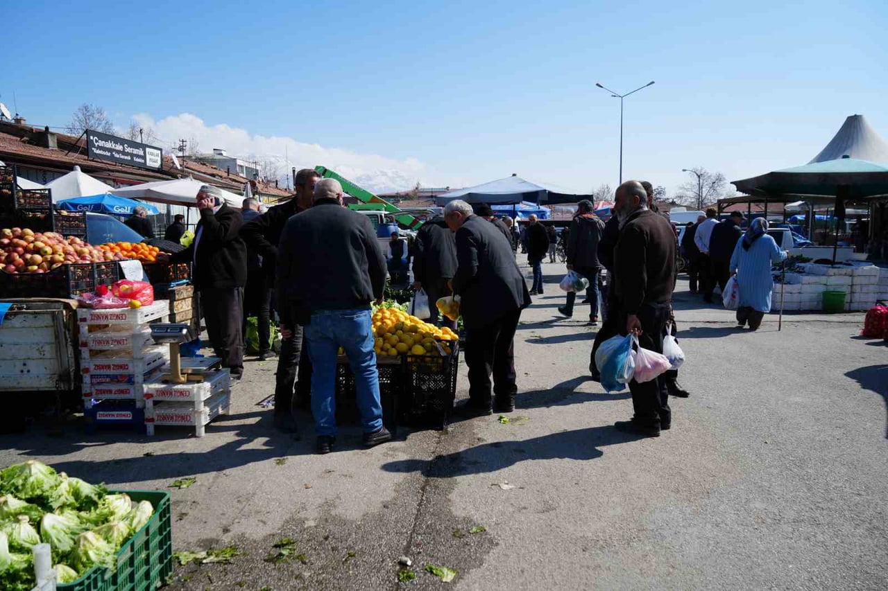 TİCARET SATIŞ HACMİ AĞUSTOSTA YÜZDE 0,6 ARTTI