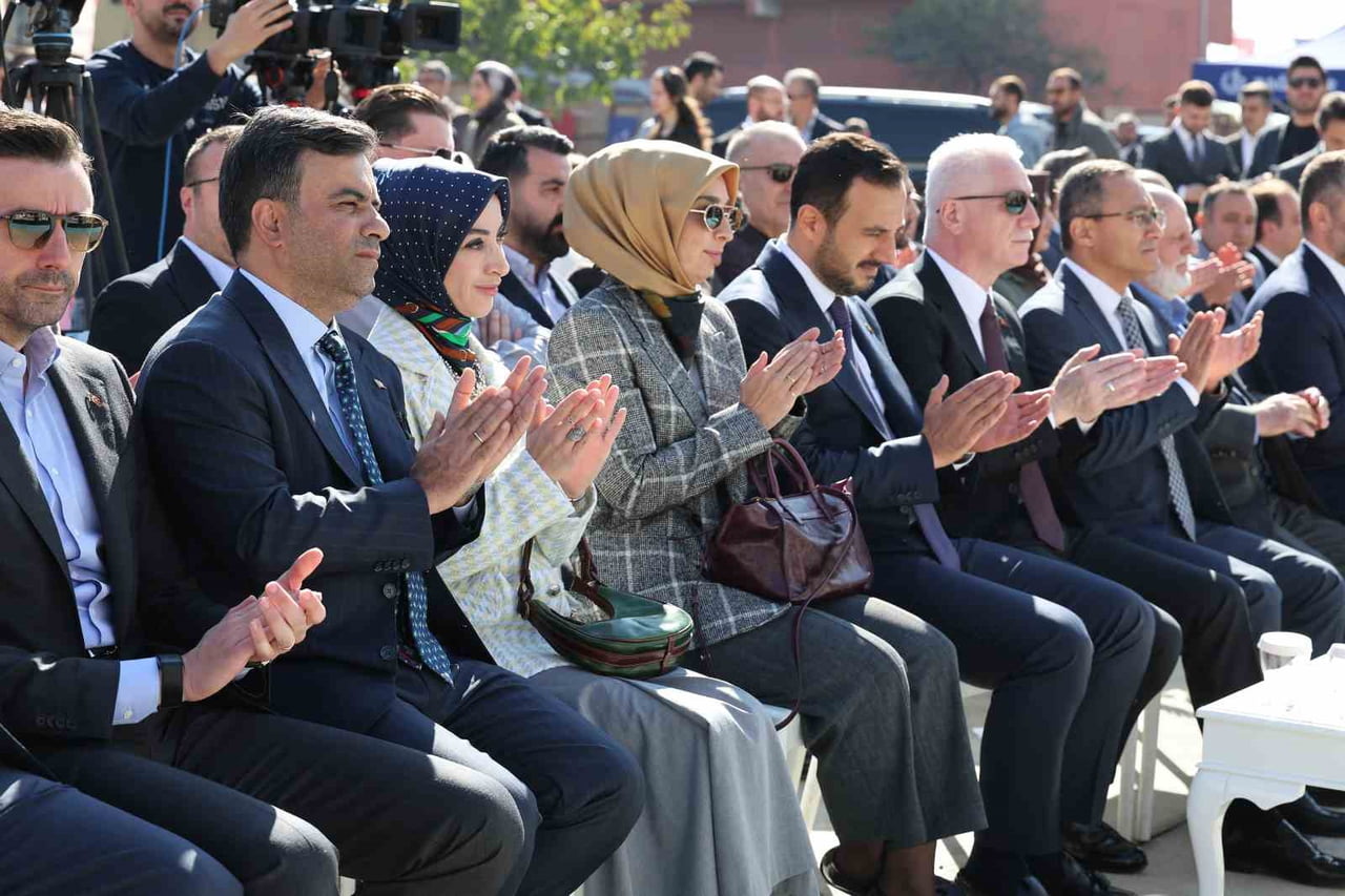TÖRENE KATILAN PROTOKOL ÜYELERİ