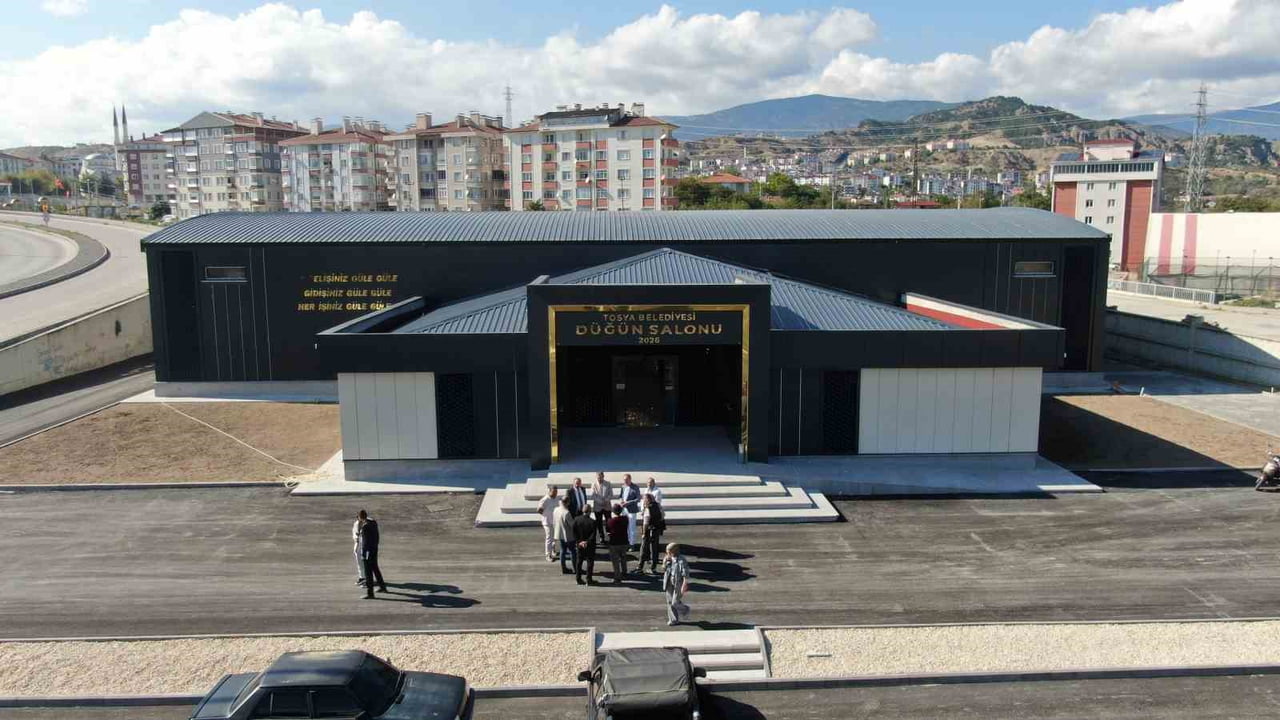 TOSYA BELEDİYE BAŞKANI VOLKAN KAVAKLIGİL, YENİ YAPILAN DÜĞÜN SALONUNUN FİYATINI BİR ASGARİ ÜCRET...