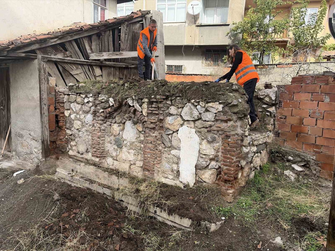 TOSYA BELEDİYESİ TARAFINDAN 18.-19. YÜZYILA DAYANAN TARİHİ ÇEŞMEDE RESTORASYON ÇALIŞMASI...