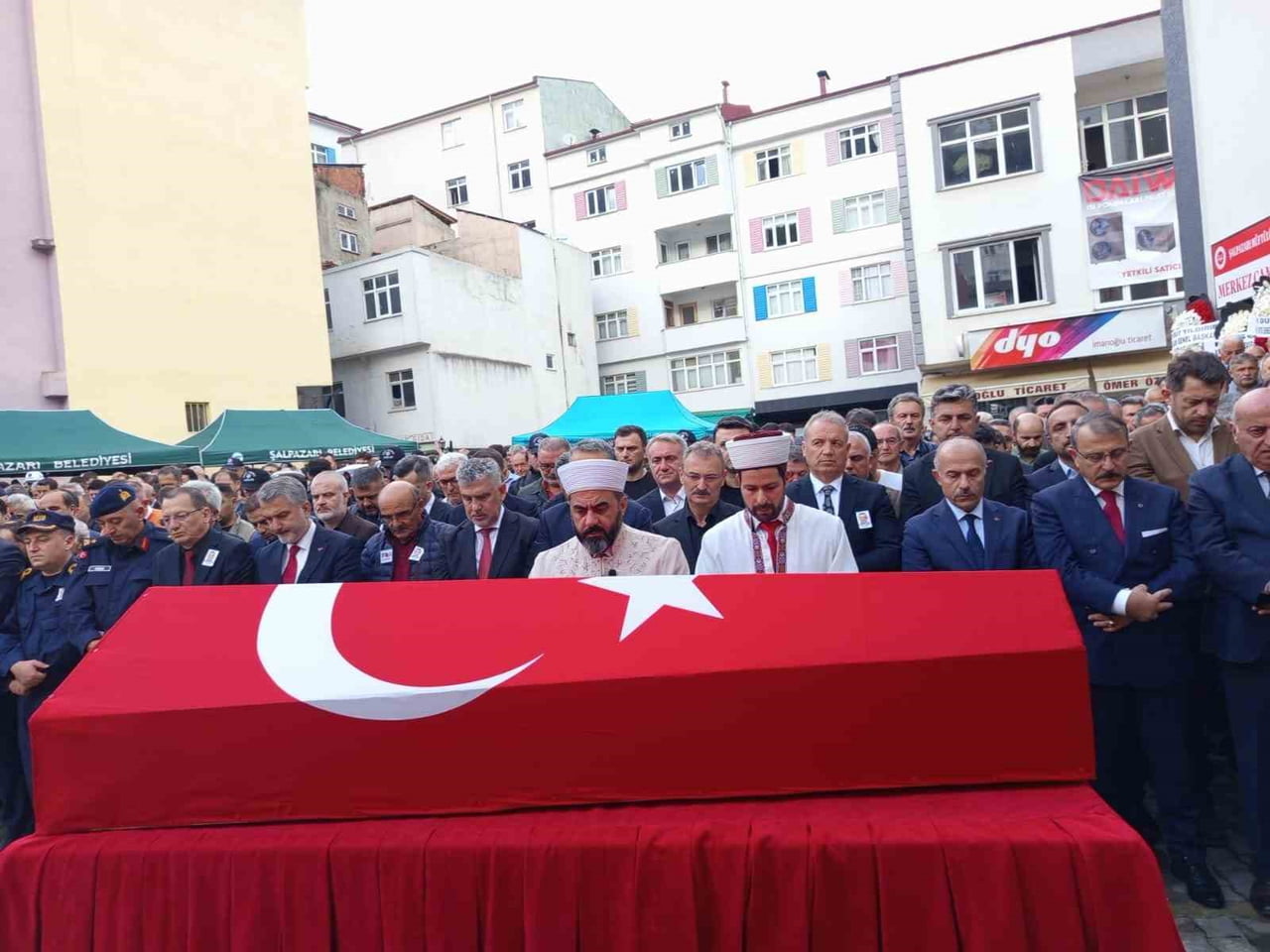 TRABZON'DA DÜN GEÇİRDİĞİ KALP KRİZİ SONRASI HAYATINI KAYBEDEN POLİS MEMURU ŞAHİN SAĞLAM BUGÜN...