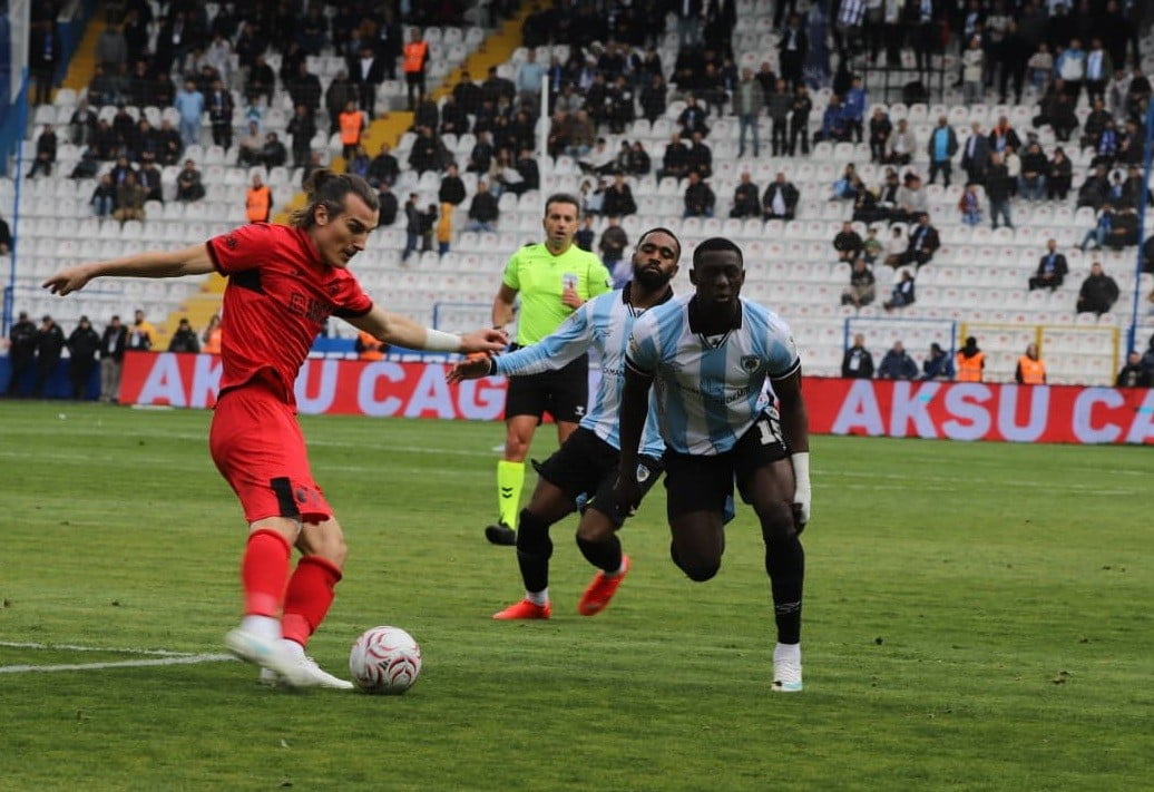 TRENDYOL SÜPER LİG'İN 10. HAFTASINDA ERZURUMSPOR FK, SAHASINDA KARŞILAŞTIĞI ÇORUM FK’YA 3-1 MAĞLUP...