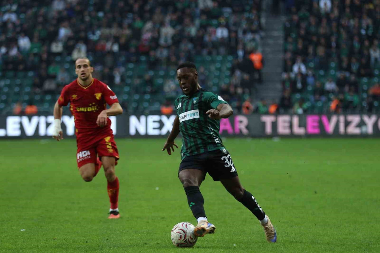TRENDYOL SÜPER LİG'İN 9. HAFTASINDA KOCAELİSPOR, SAHASINDA KARŞILAŞTIĞI GÖZTEPE'YE 2-1 MAĞLUP...