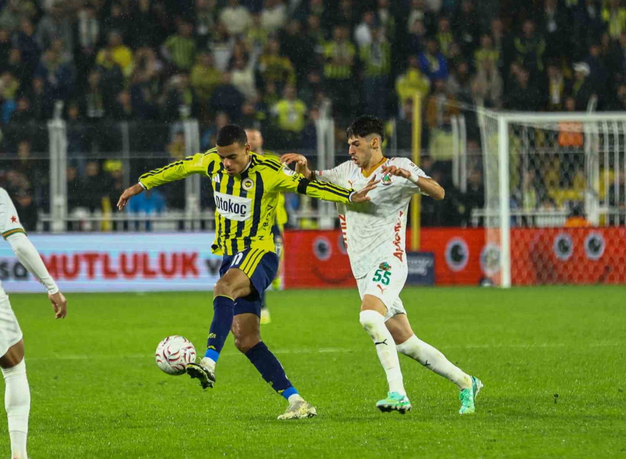 TRENDYOL SÜPER LİG’İN 8. HAFTASINDA FENERBAHÇE EVİNDE KARŞILAŞTIĞI CORENDON ALANYASPOR'U 3-0...