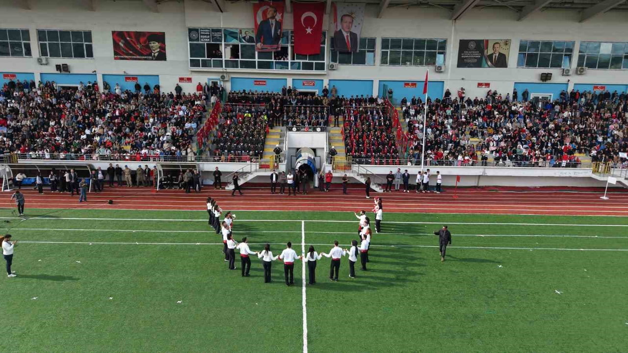 TUNCELİ'DE 29 EKİM CUMHURİYET BAYRAMI COŞKUYLA KUTLANDI.